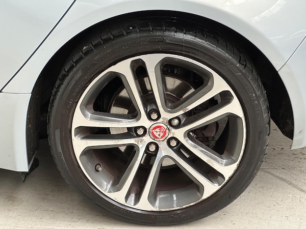 Used Jaguar XE 2016 for sale - 76176223: Photo 27