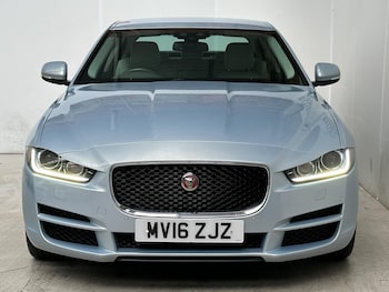 Used Jaguar XE 2016 for sale - 76176223: Photo 2
