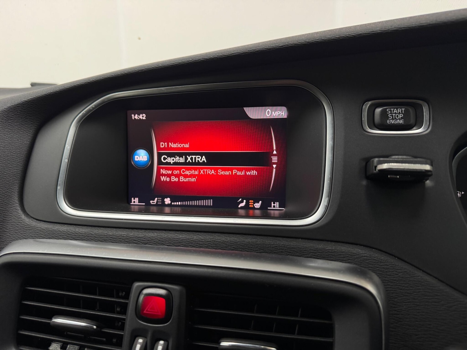 Used Volvo V40 2017 for sale - 77995194: Photo 15