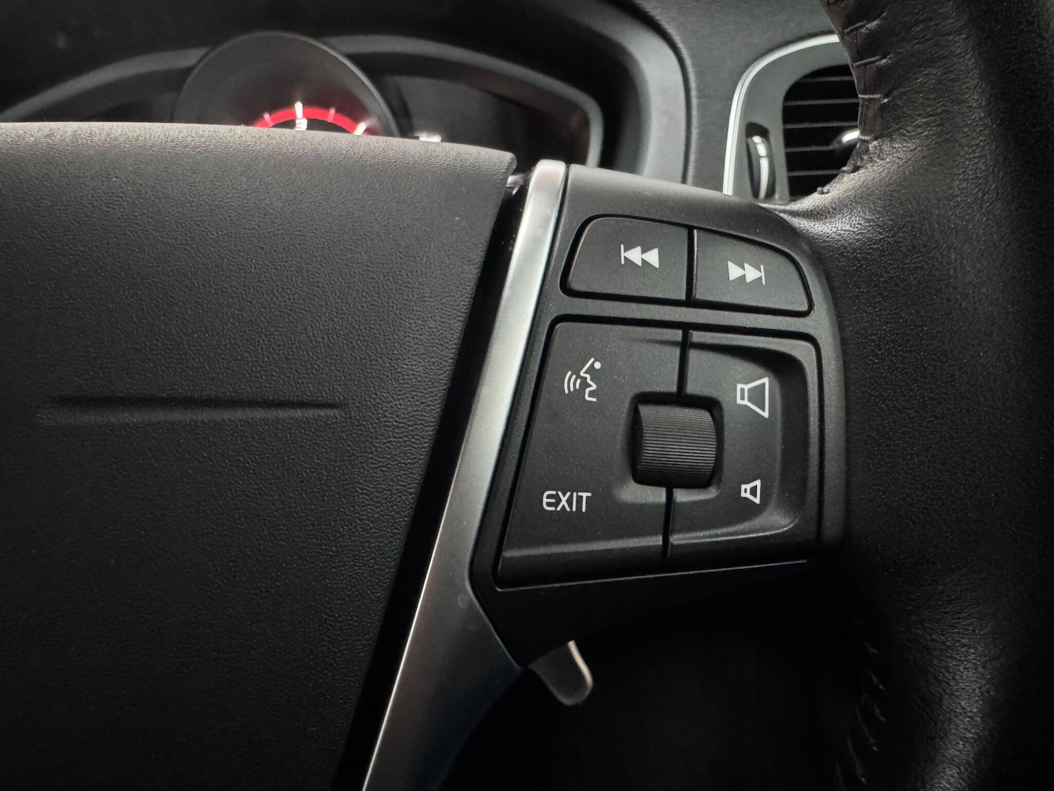 Used Volvo V40 2017 for sale - 77995194: Photo 19