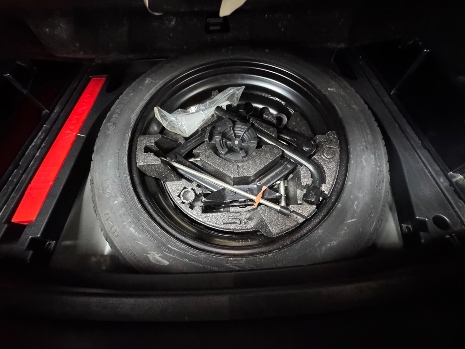 Used Volvo V40 2017 for sale - 77995194: Photo 24