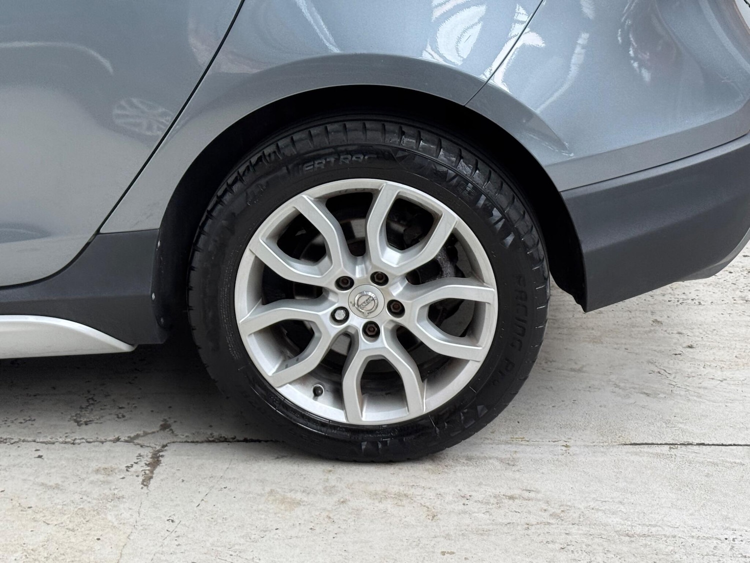 Used Volvo V40 2017 for sale - 77995194: Photo 26