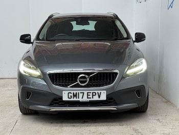 Used Volvo V40 2017 for sale - 77995194: Photo