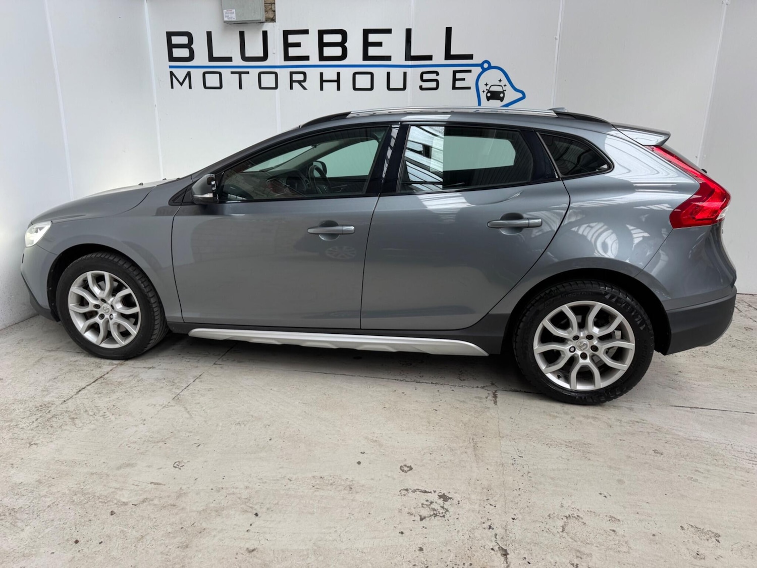 Used Volvo V40 2017 for sale - 77995194: Photo 8