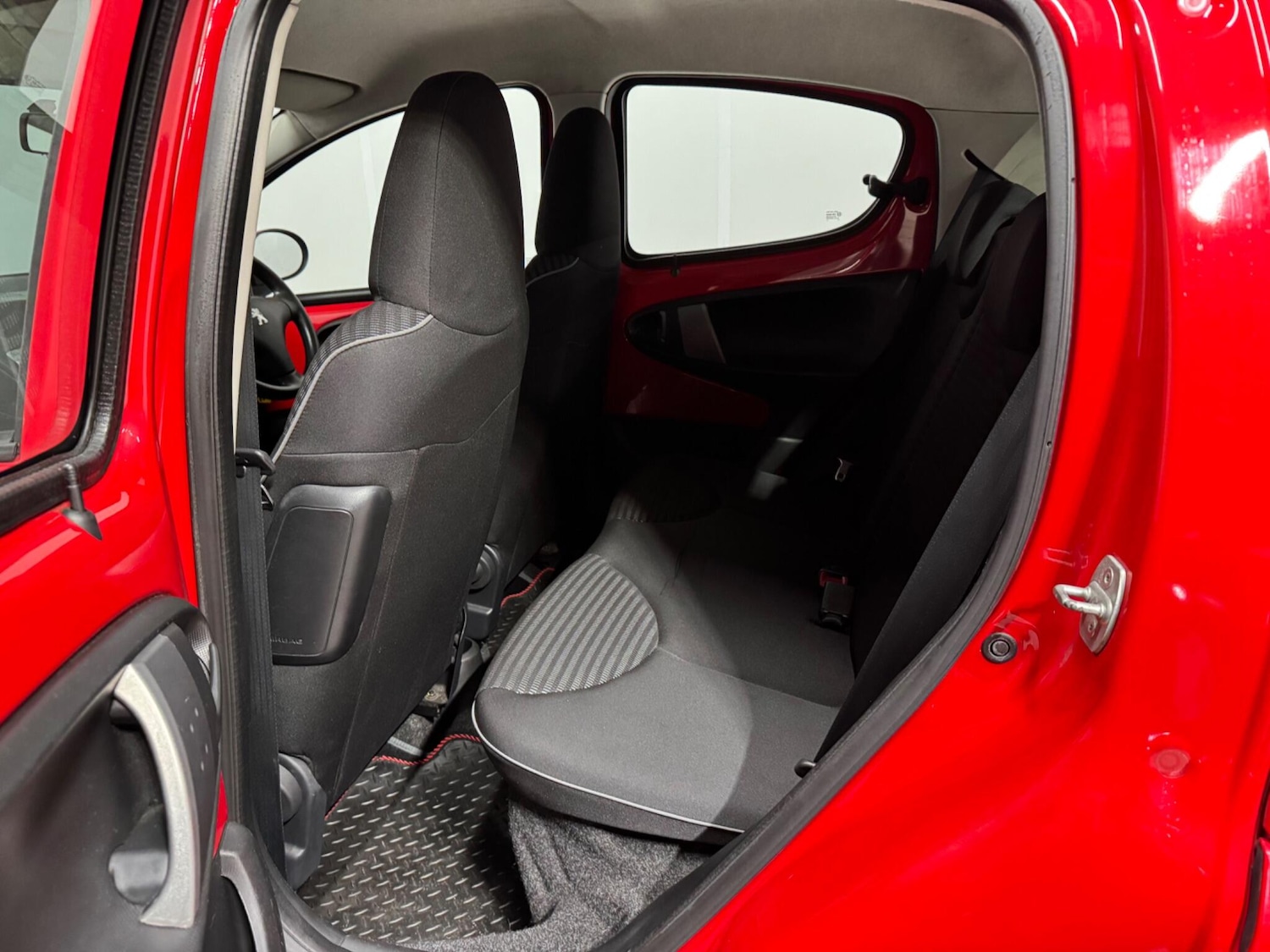 Used Peugeot 107 2013 for sale - 77099222: Photo 12