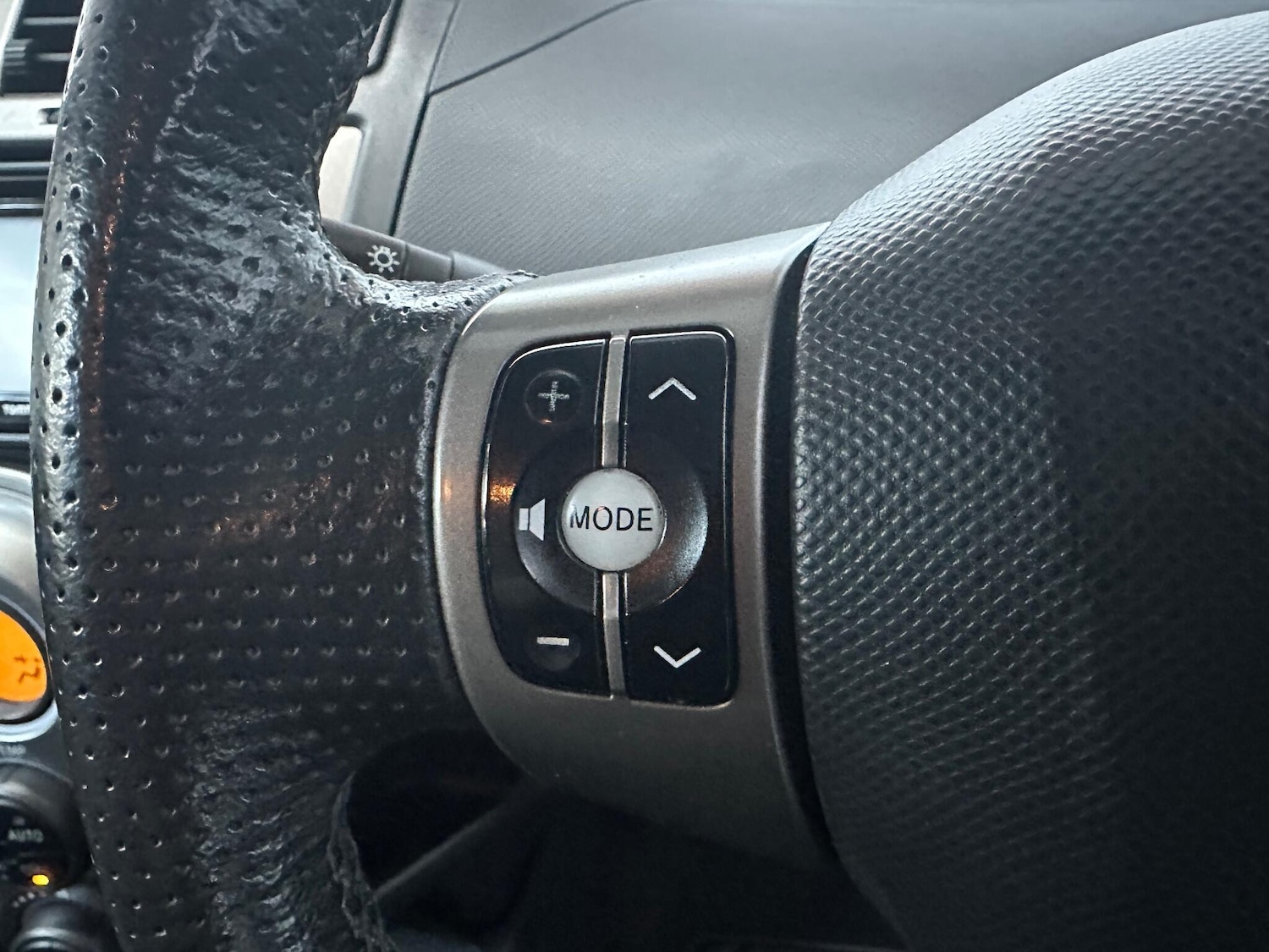 Used Toyota Yaris 2011 for sale - 76338688: Photo 15