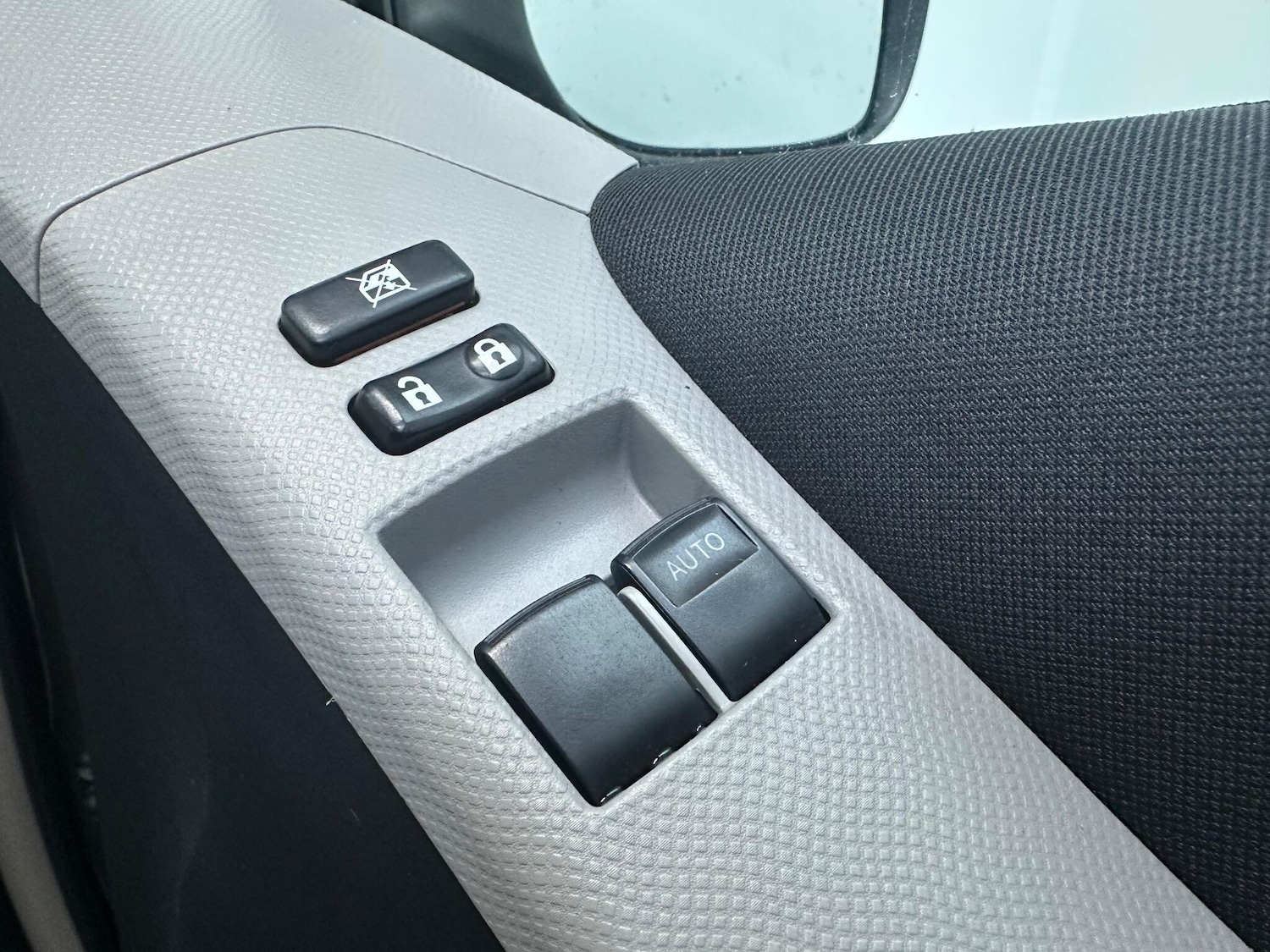 Used Toyota Yaris 2011 for sale - 76338688: Photo 16