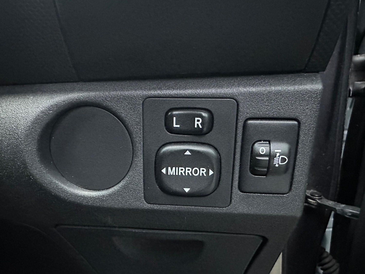 Used Toyota Yaris 2011 for sale - 76338688: Photo 17