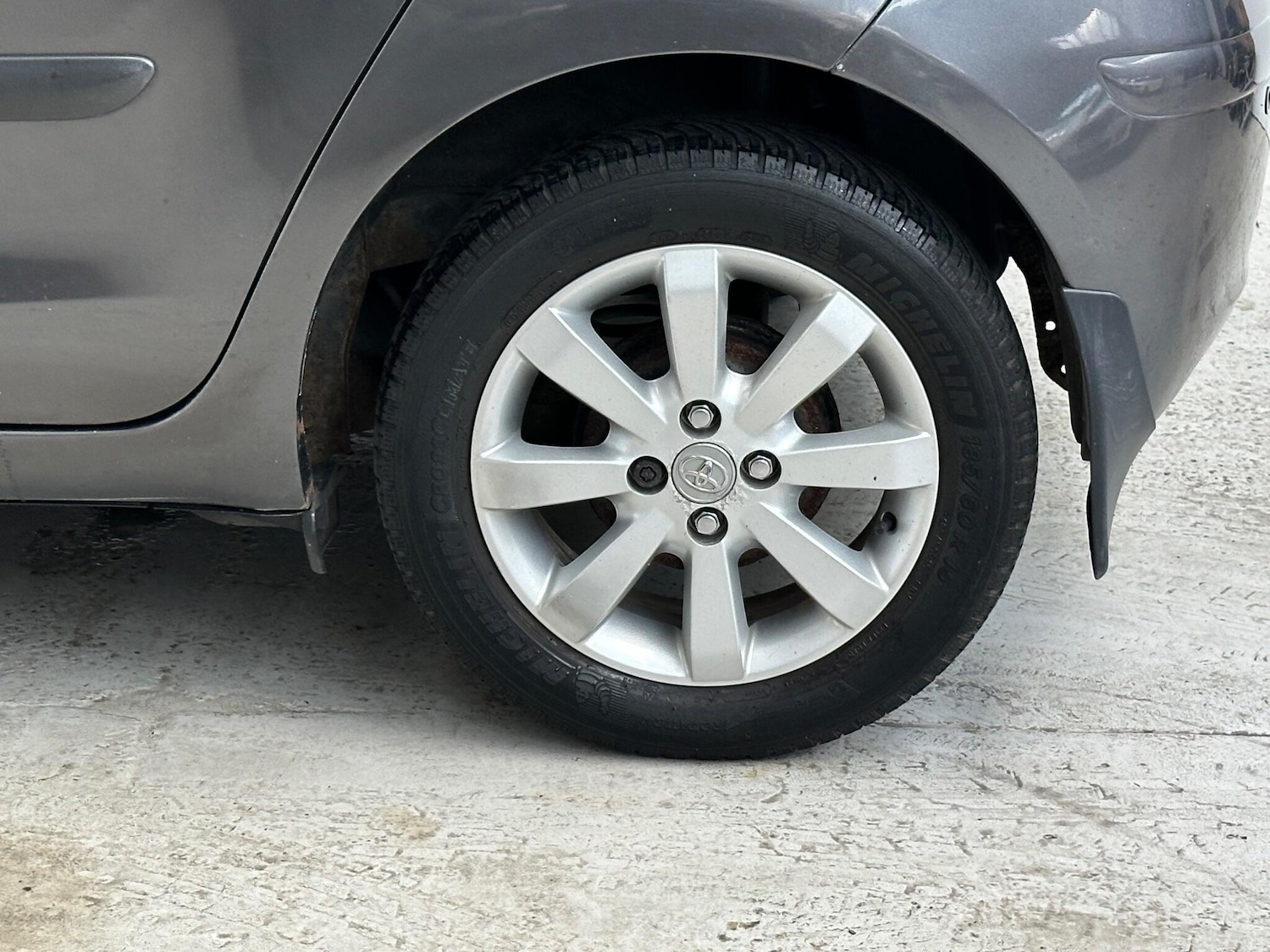 Used Toyota Yaris 2011 for sale - 76338688: Photo 20