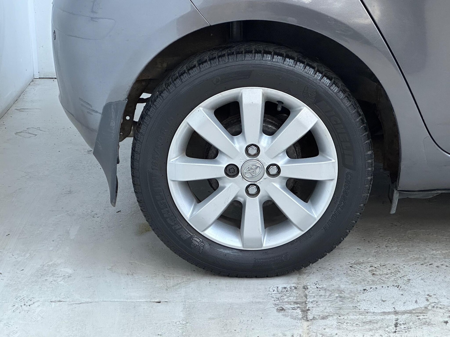 Used Toyota Yaris 2011 for sale - 76338688: Photo 21