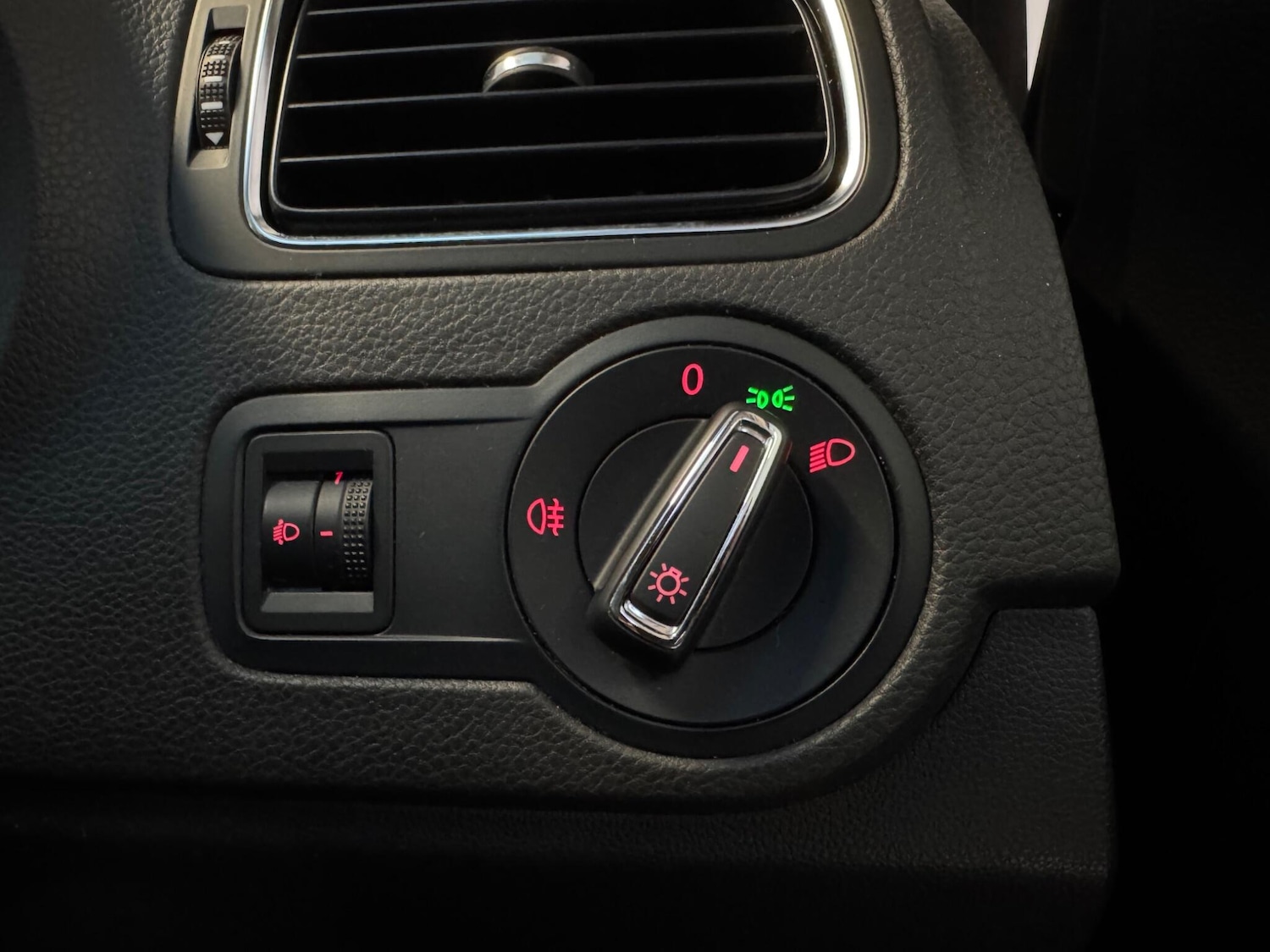 Used Volkswagen Polo 2014 for sale - 77099223: Photo 23