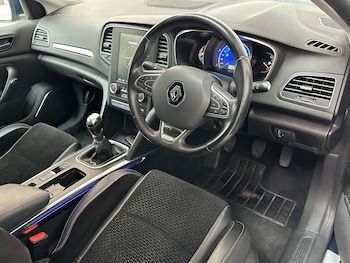 Used Renault Megane 2017 for sale - 78811484: Photo