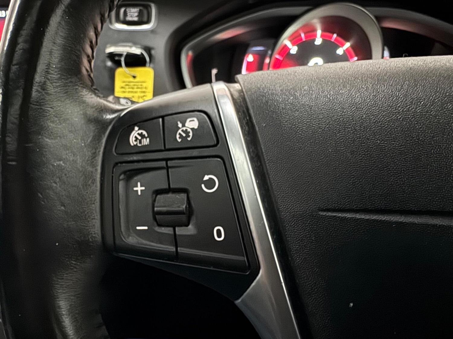 Used Volvo V40 2014 for sale - 77234686: Photo 21