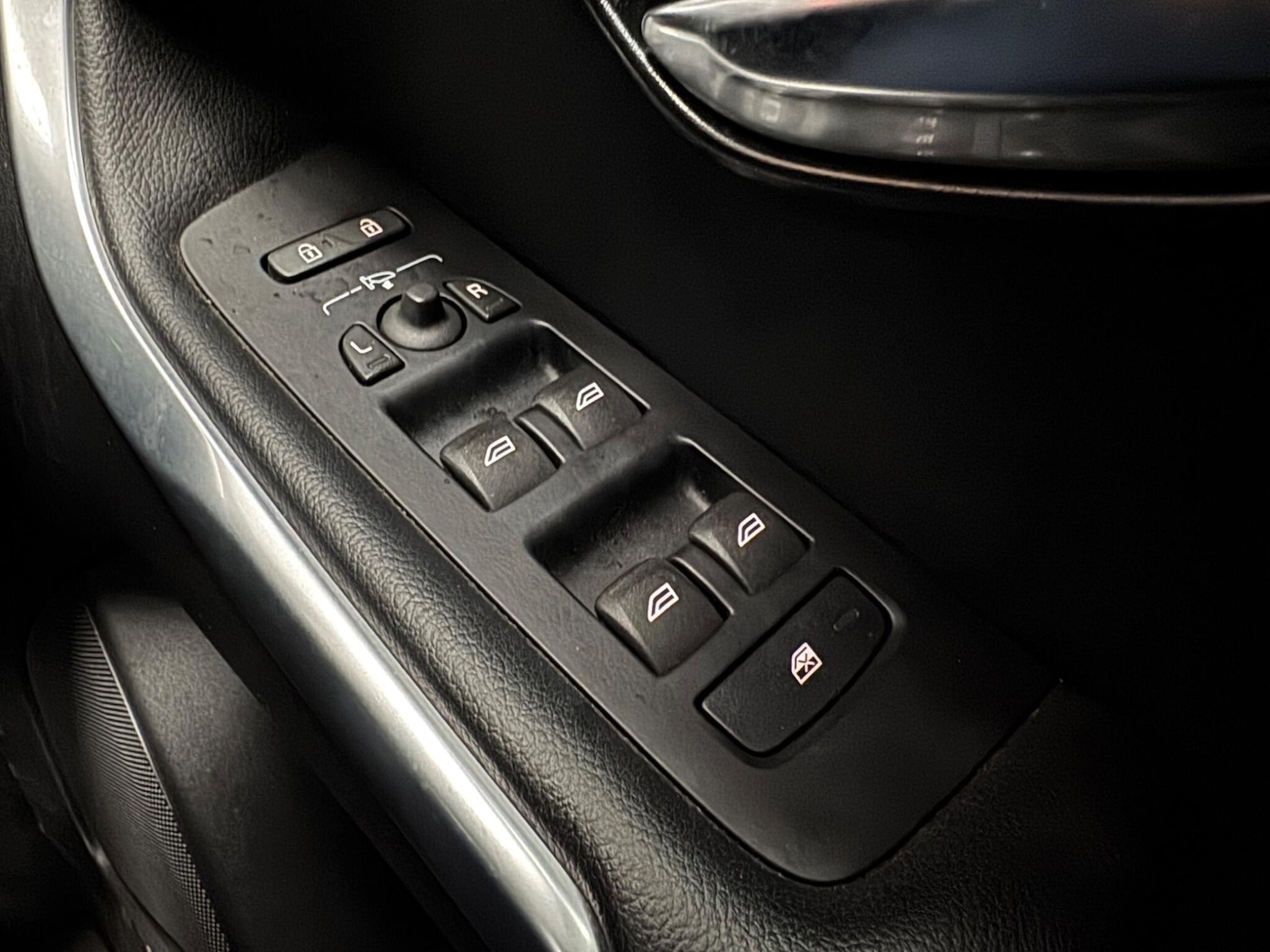 Used Volvo V40 2014 for sale - 77234686: Photo 23