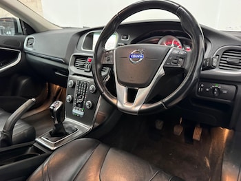 Used Volvo V40 2014 for sale - 77234686: Photo