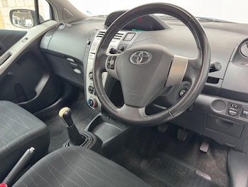Used Toyota Yaris 2007 for sale - 76022028: Photo