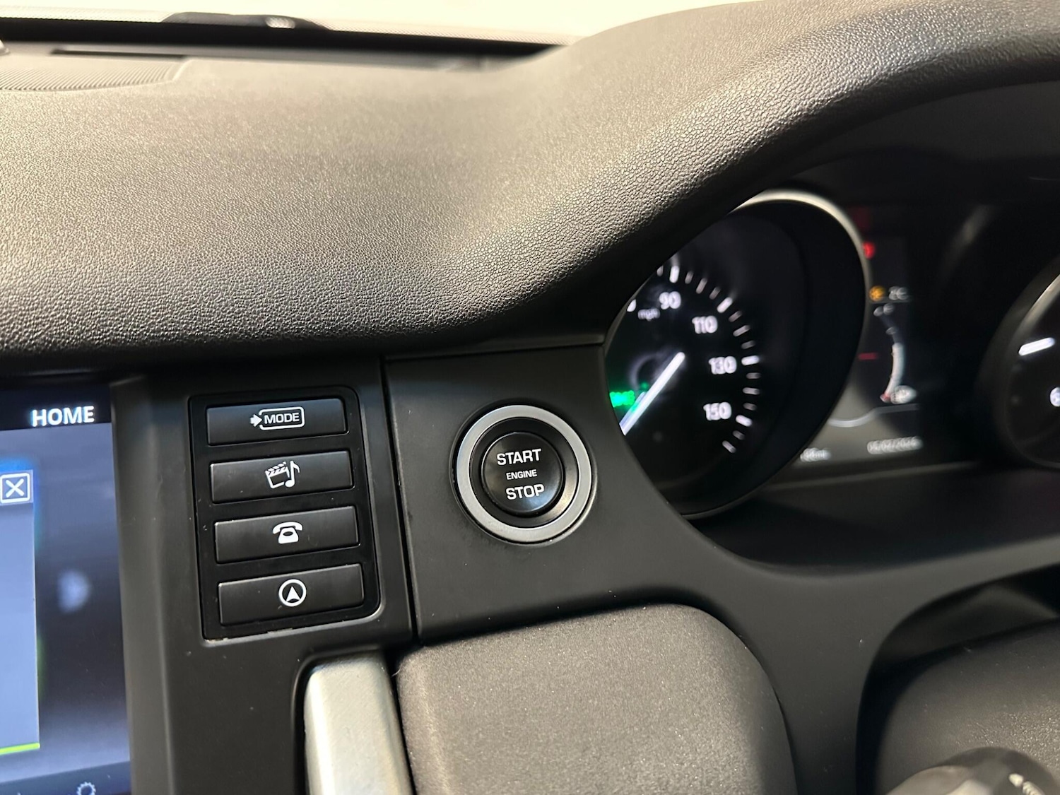 Used Land Rover Discovery Sport 2017 for sale - 77457957: Photo 19