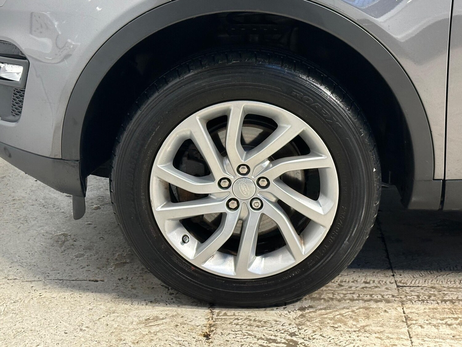 Used Land Rover Discovery Sport 2017 for sale - 77457957: Photo 28