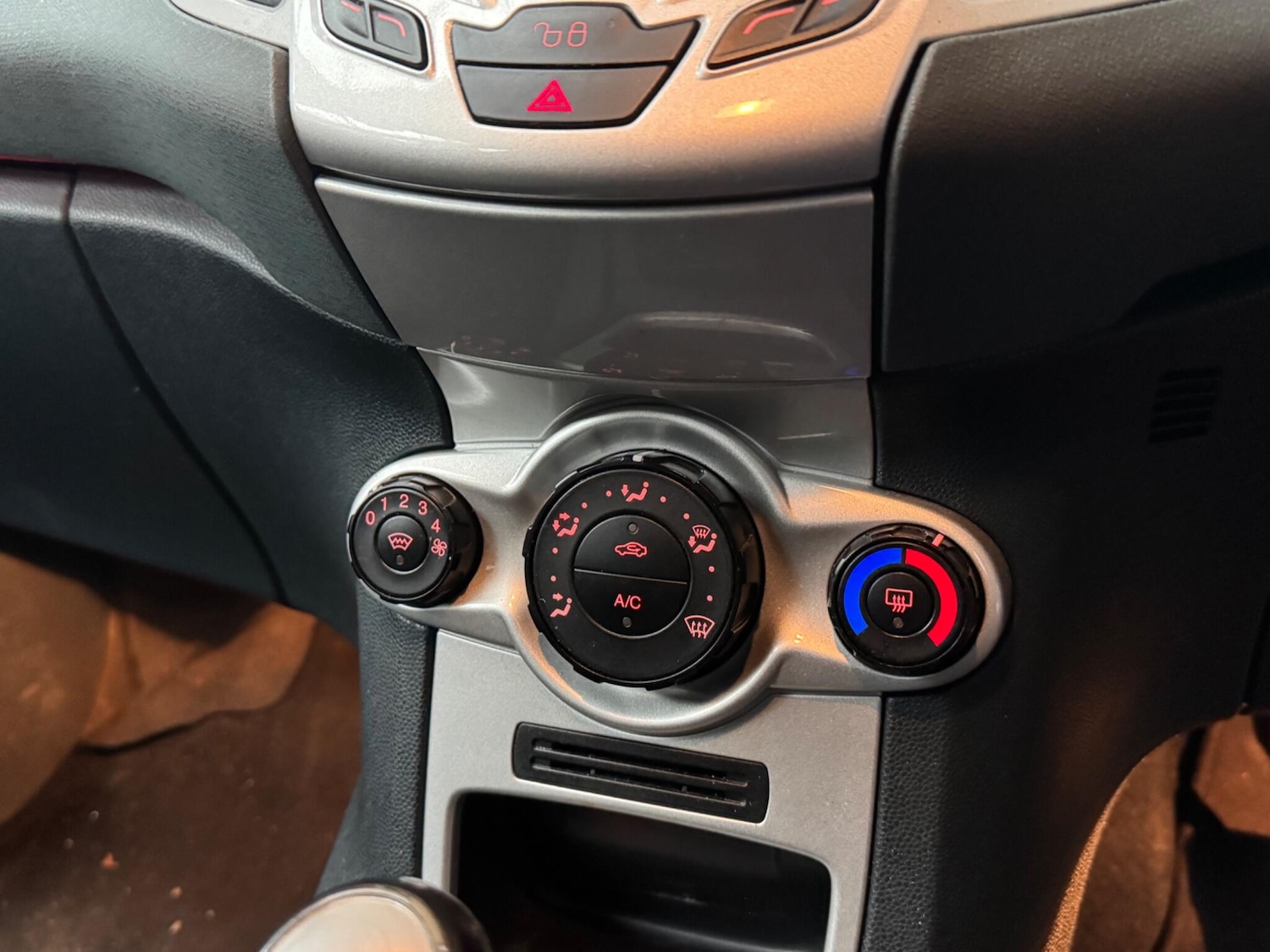 Used Ford Fiesta 2010 for sale - 77911371: Photo 12