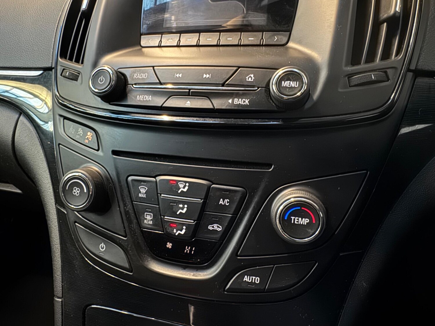 Used Vauxhall Insignia 2015 for sale - 77983076: Photo 15