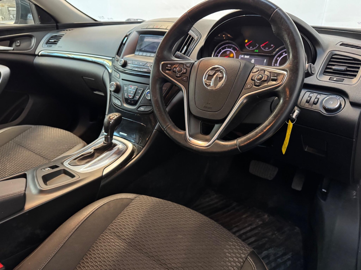 Used Vauxhall Insignia 2015 for sale - 77983076: Photo 4