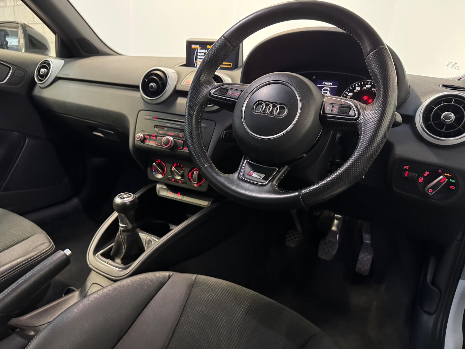 Used Audi A1 2014 for sale - 76795009: Photo 4