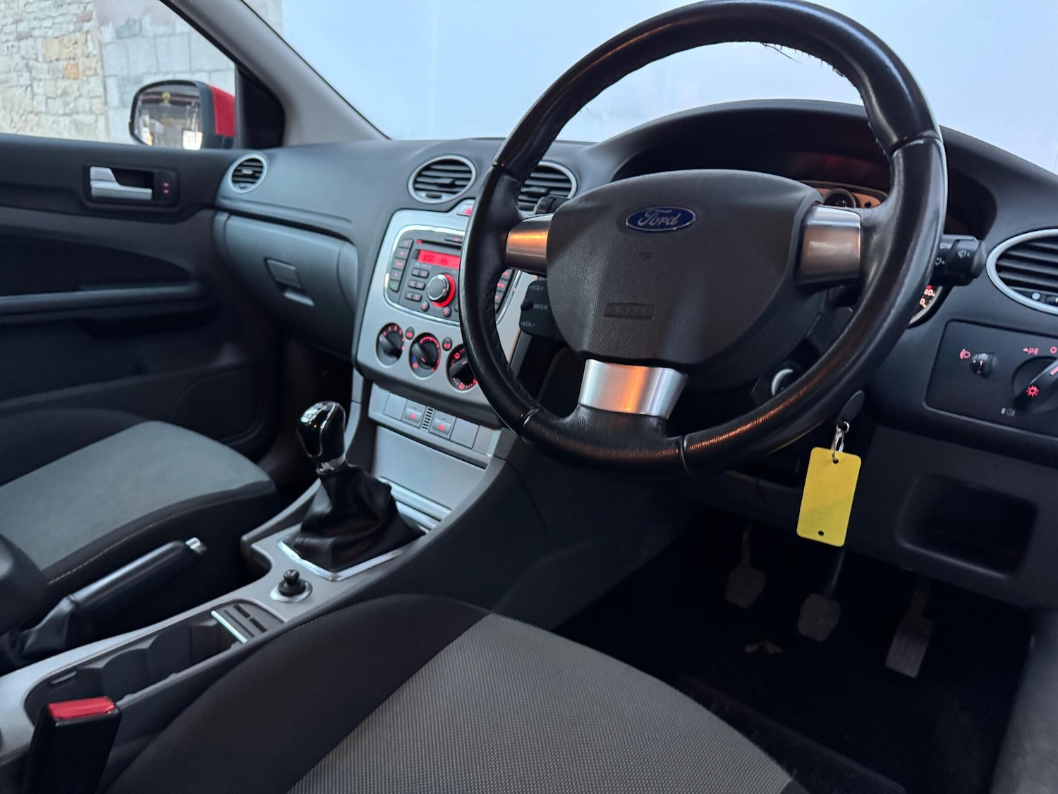 Used Ford Focus 2011 for sale - 76635909: Photo 3