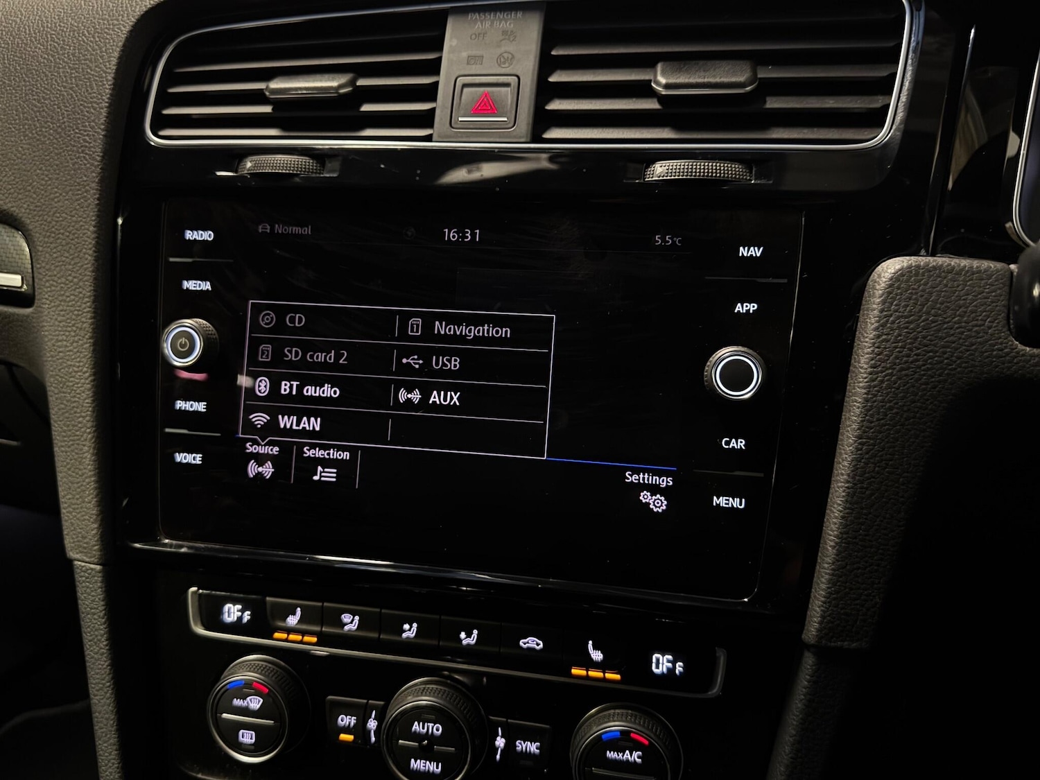 Used Volkswagen Golf 2017 for sale - 77043093: Photo 18