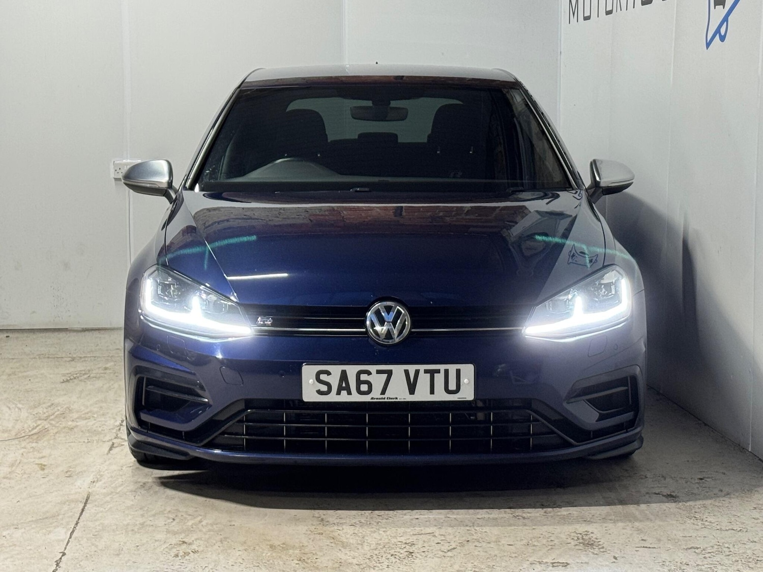 Used Volkswagen Golf 2017 for sale - 77043093: Photo 2