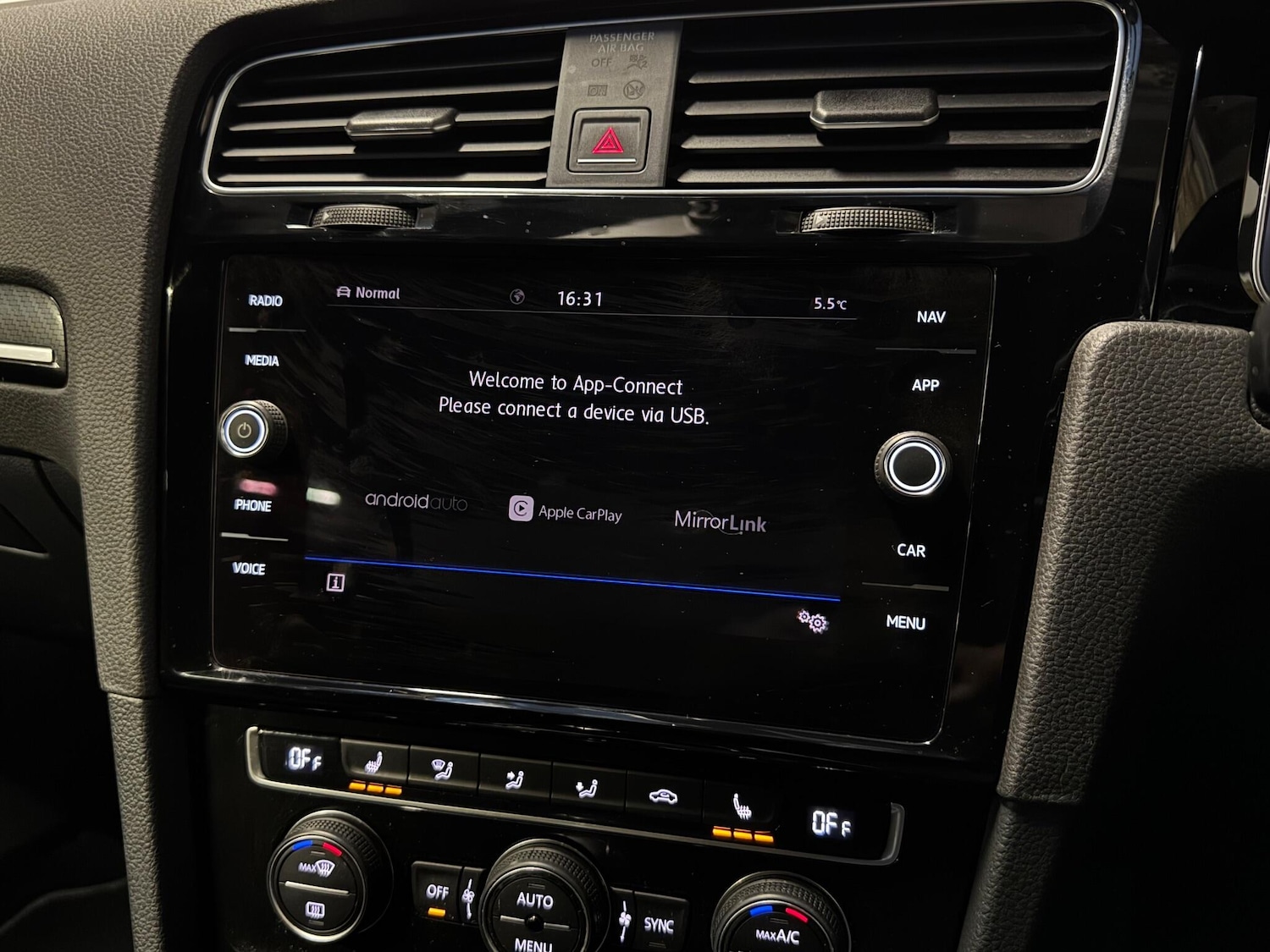 Used Volkswagen Golf 2017 for sale - 77043093: Photo 20