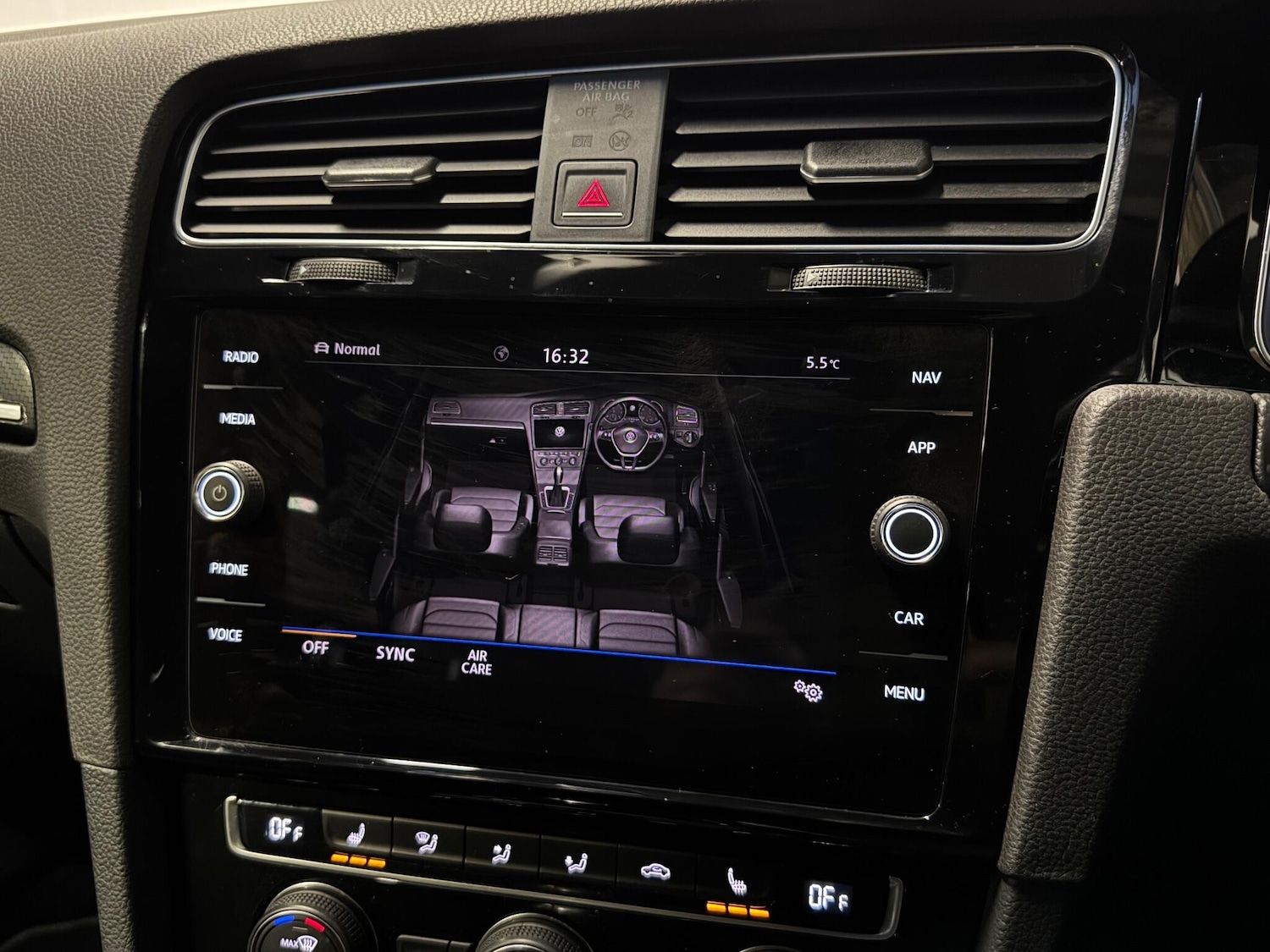 Used Volkswagen Golf 2017 for sale - 77043093: Photo 22