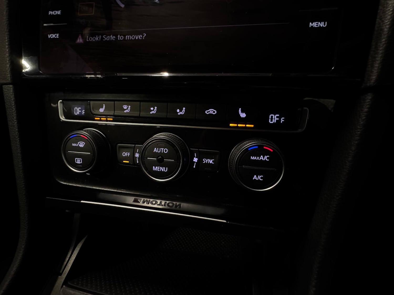 Used Volkswagen Golf 2017 for sale - 77043093: Photo 25