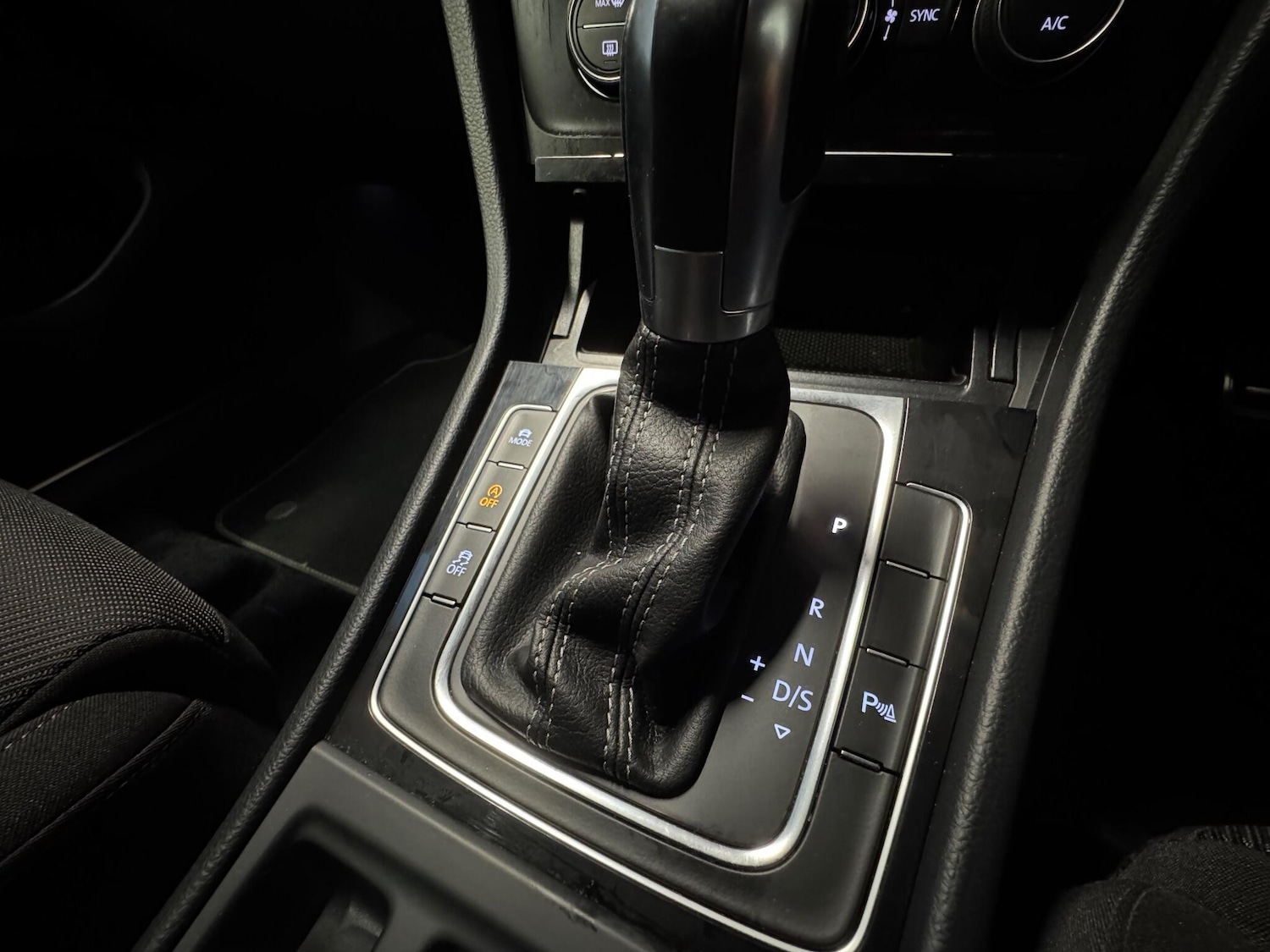 Used Volkswagen Golf 2017 for sale - 77043093: Photo 26