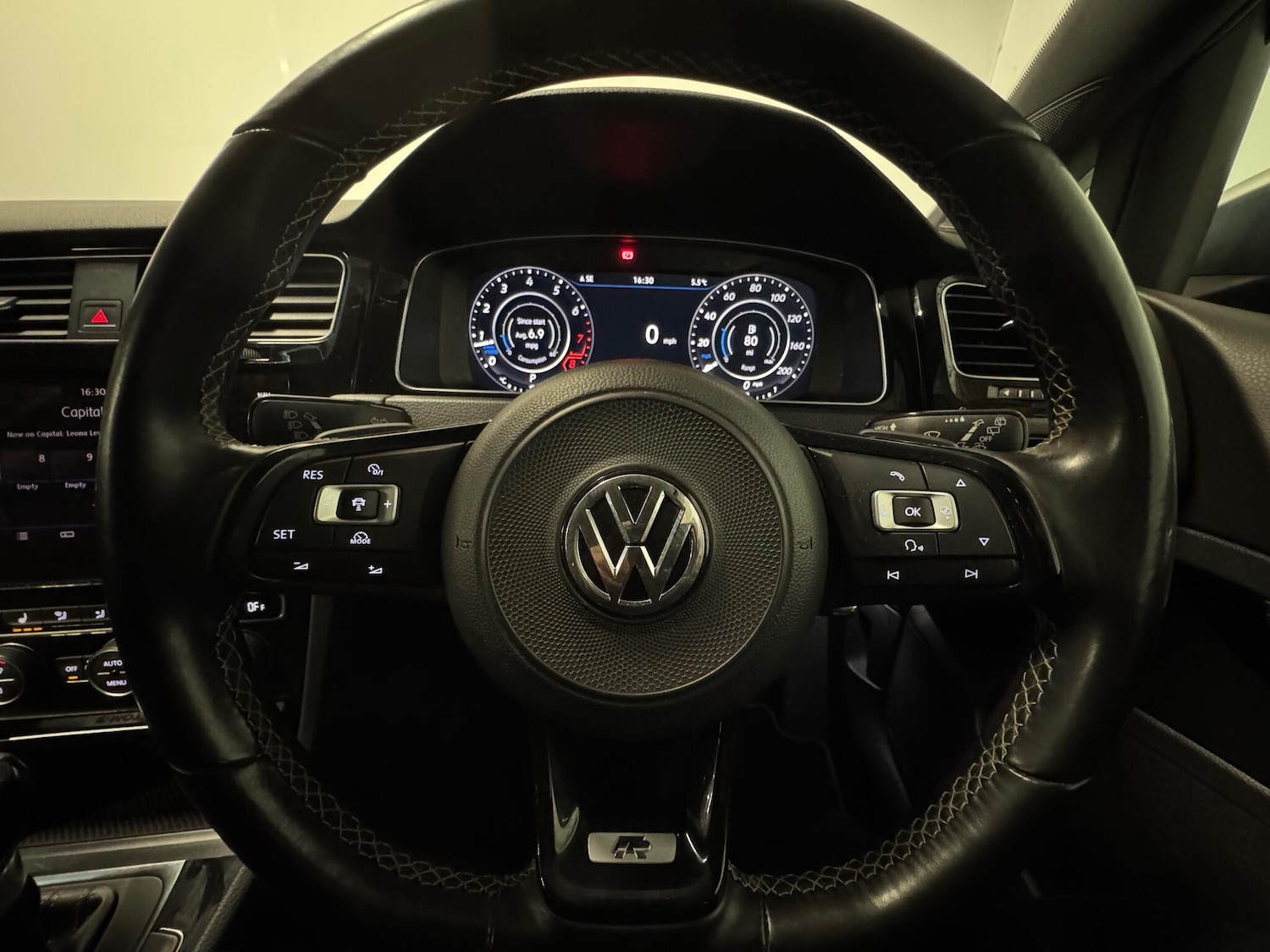 Used Volkswagen Golf 2017 for sale - 77043093: Photo 30