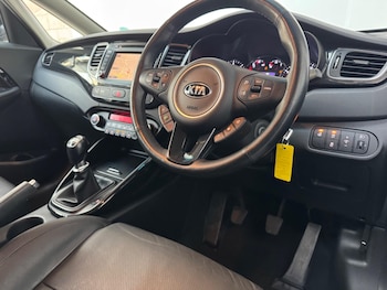 Used Kia Carens 2016 for sale - 78381092: Photo