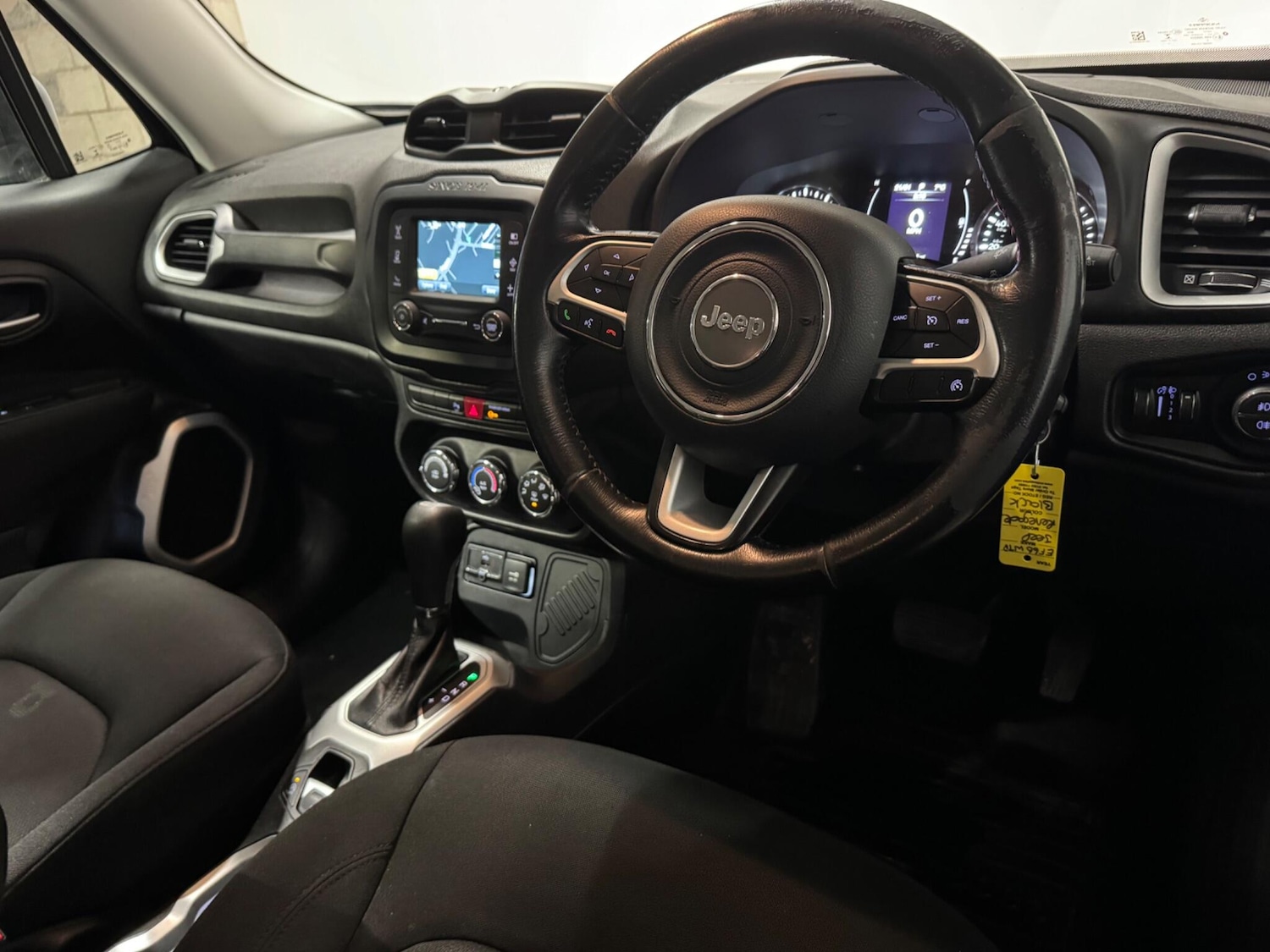 Used Jeep Renegade 2016 for sale - 77269458: Photo 4