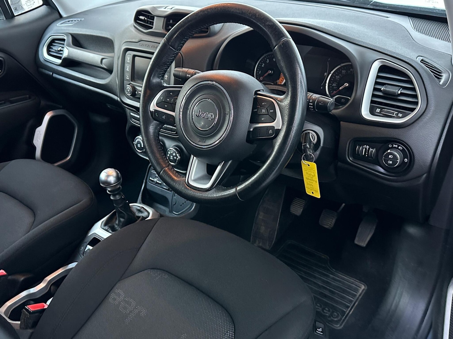 Used Jeep Renegade 2016 for sale - 78175832: Photo 4