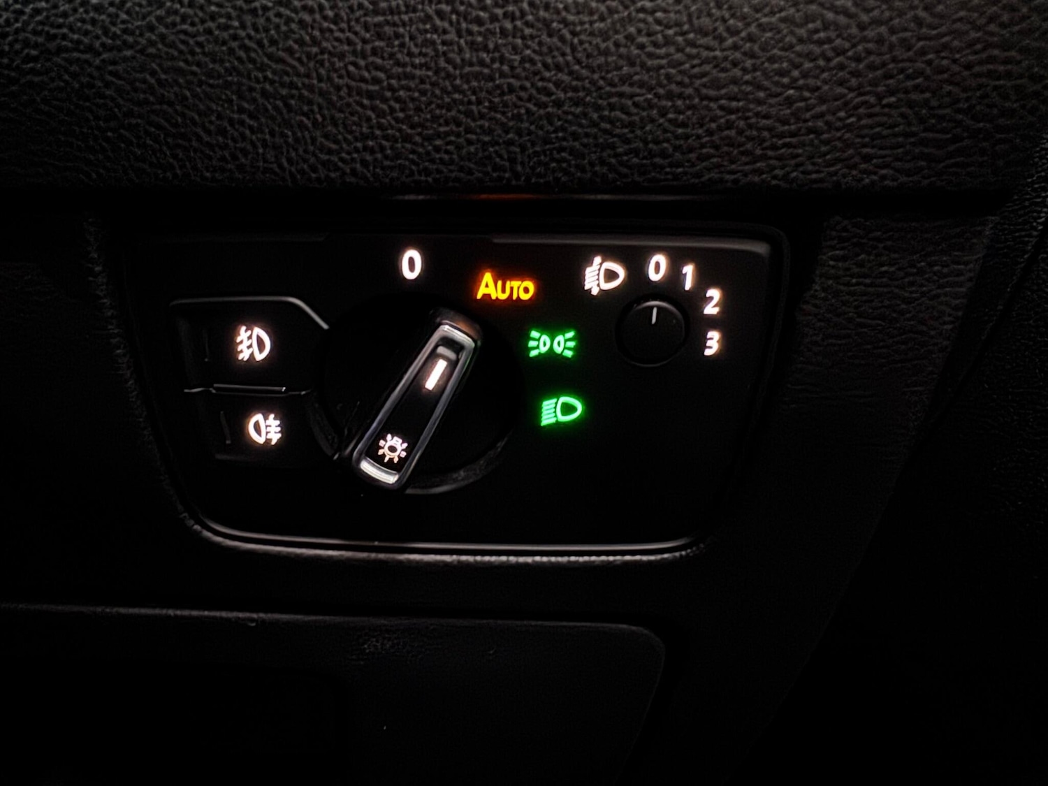 Used Volkswagen Passat 2015 for sale - 78036953: Photo 24