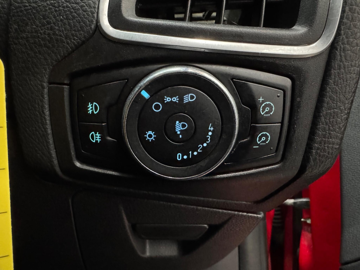 Used Ford Focus 2012 for sale - 78088744: Photo 21