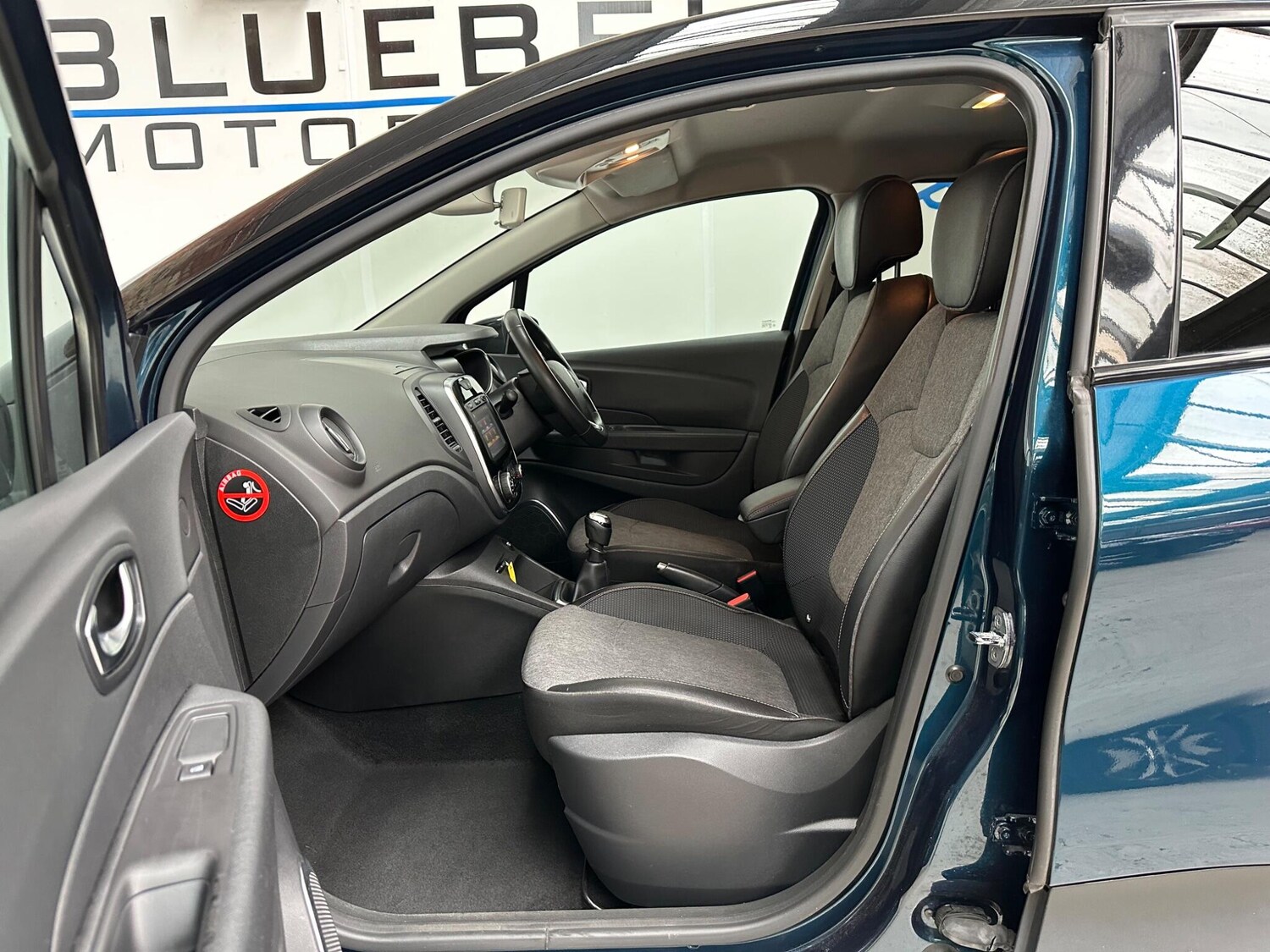 Used Renault Captur 2017 for sale - 78103130: Photo 10