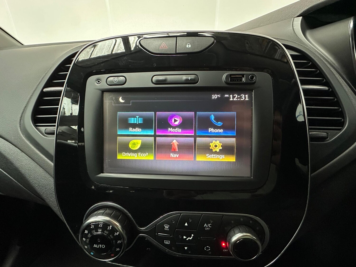 Used Renault Captur 2017 for sale - 78103130: Photo 14