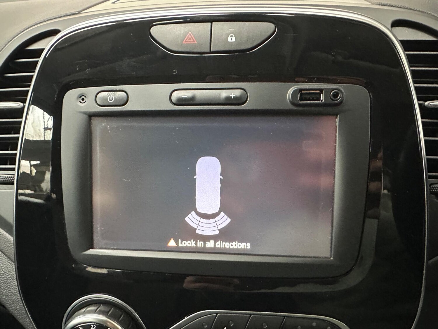 Used Renault Captur 2017 for sale - 78103130: Photo 17