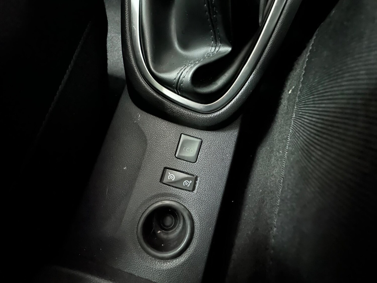 Used Renault Captur 2017 for sale - 78103130: Photo 20