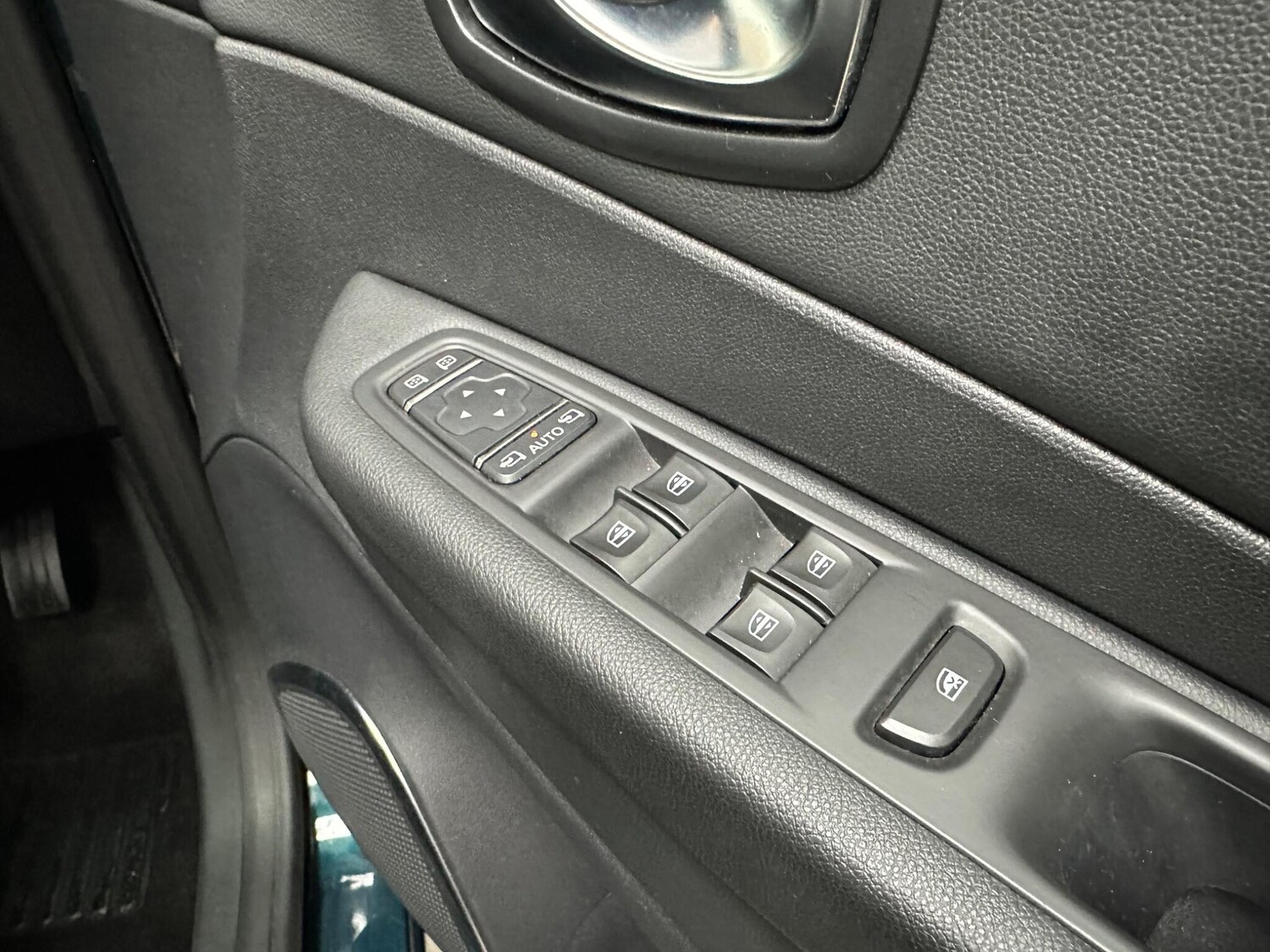 Used Renault Captur 2017 for sale - 78103130: Photo 21