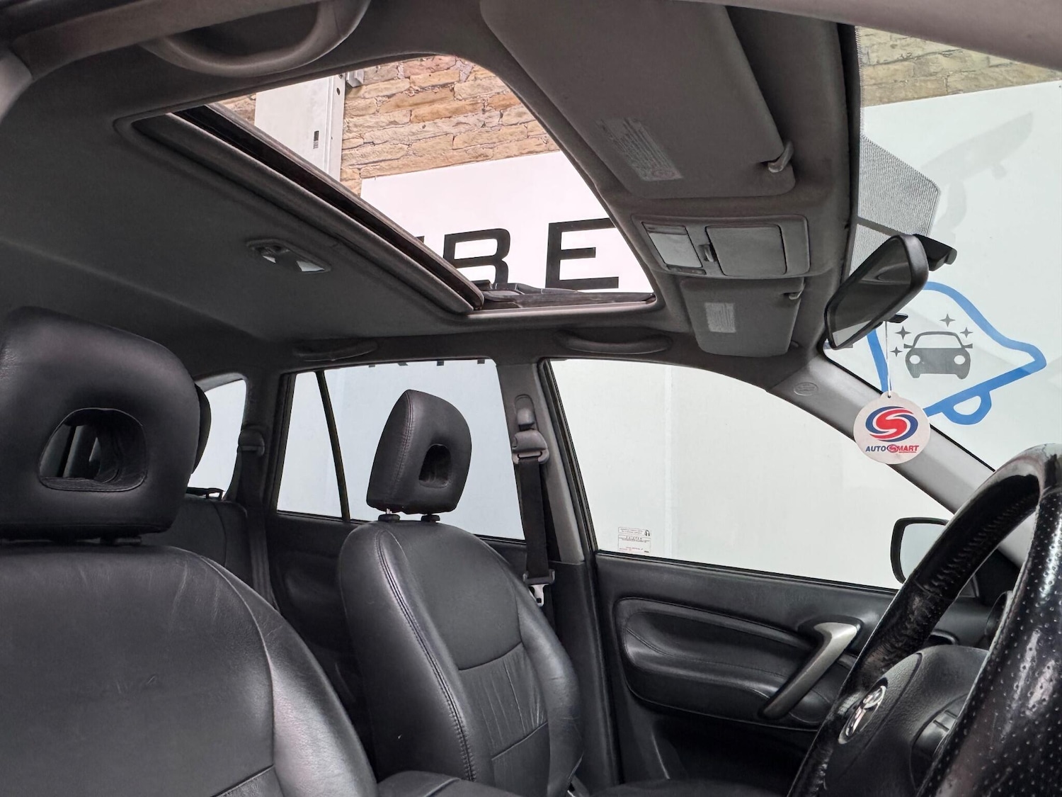 Used Toyota RAV4 2004 for sale - 76261749: Photo 9