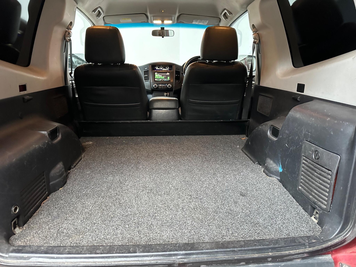 Used Mitsubishi Shogun 2010 for sale - 77269461: Photo 15