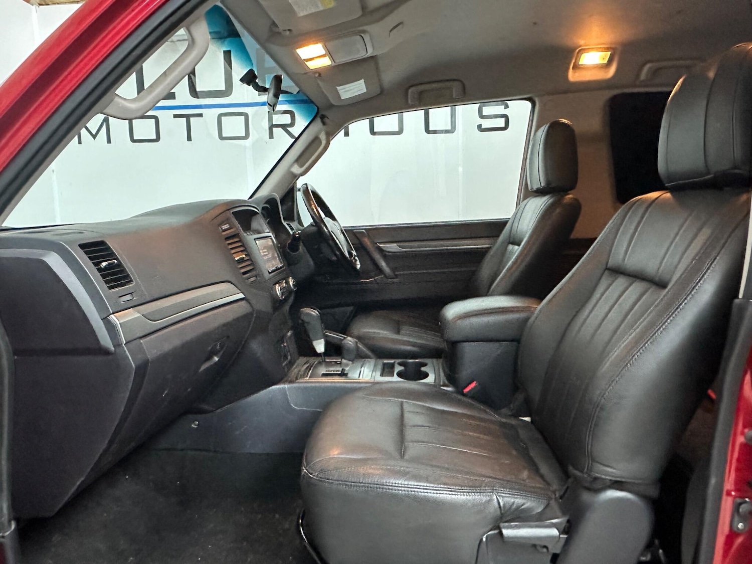 Used Mitsubishi Shogun 2010 for sale - 77269461: Photo 8
