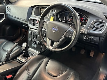 Used Volvo V40 Cross Country 2013 for sale - 78860731: Photo