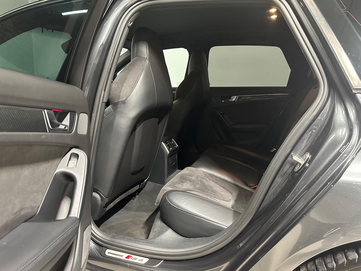 Used Audi RS4 2014 for sale - 77018474: Photo 12