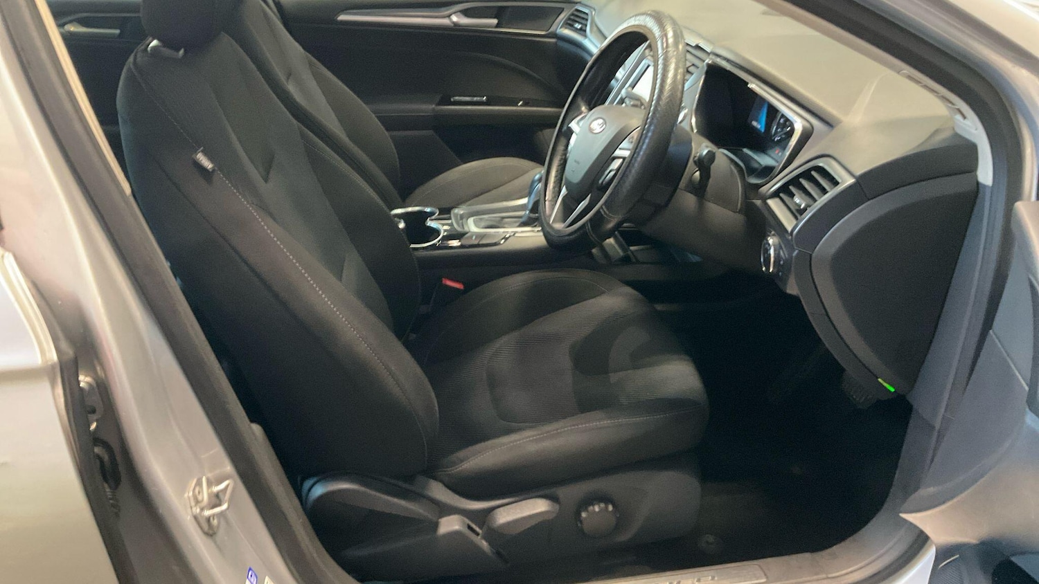 Used Ford Mondeo 2015 for sale - 76434572: Photo 3